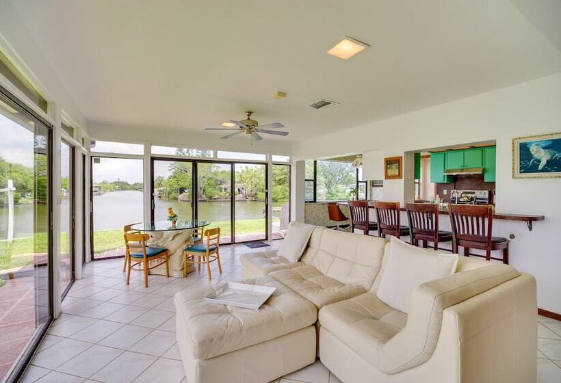 Cocoa Beach House On Banana River: Walk To Ocean!