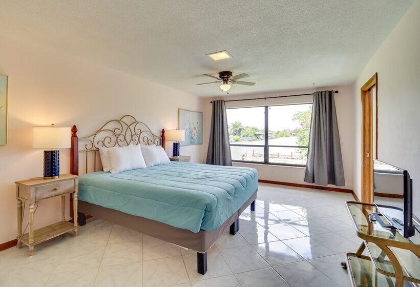 Cocoa Beach House On Banana River: Walk To Ocean!