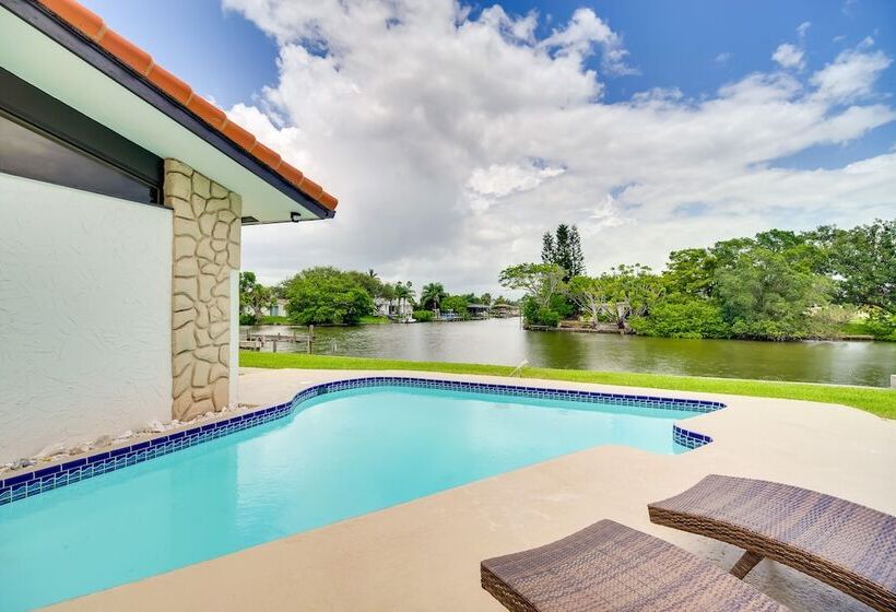 Cocoa Beach House On Banana River: Walk To Ocean!