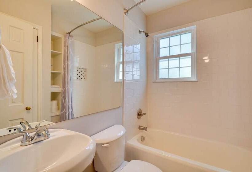 Cozy Durham Home Near Universities!