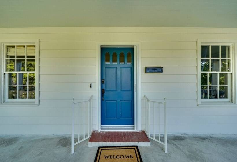 Cozy Durham Home Near Universities!