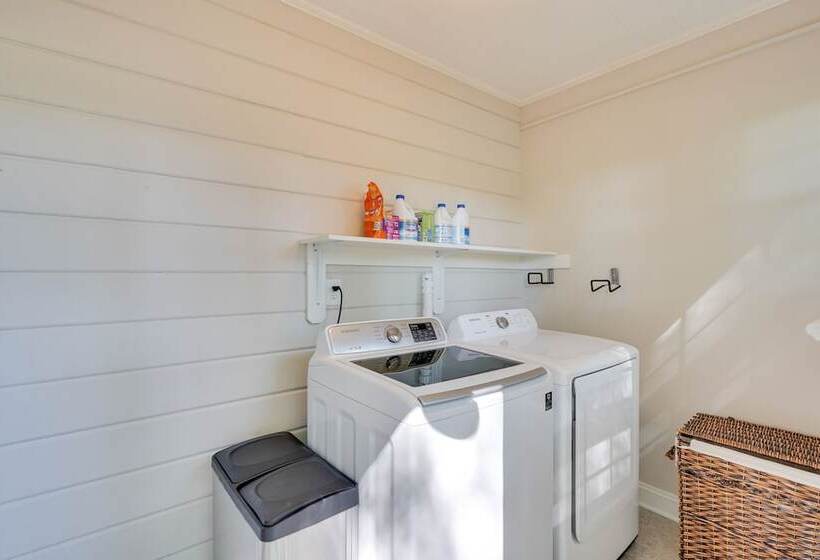 Cozy Durham Home Near Universities!