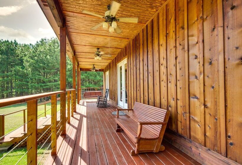 Cozy Summit Cabin W/ Hiking Trails & Fishing Pond!