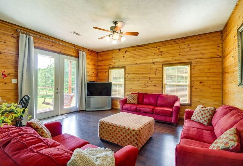 Cozy Summit Cabin W/ Hiking Trails & Fishing Pond!