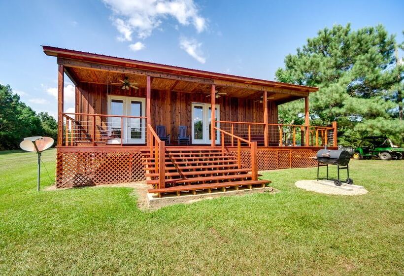 Cozy Summit Cabin W/ Hiking Trails & Fishing Pond!
