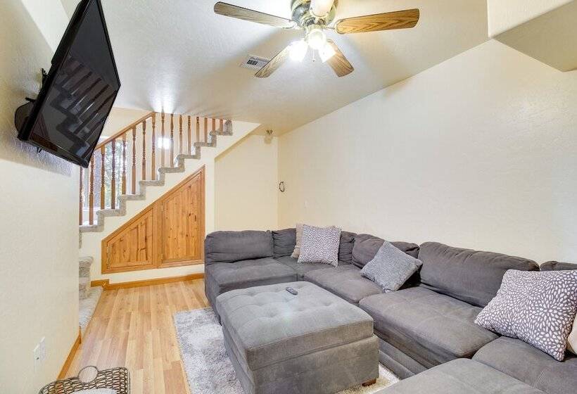 Dreamy Deck: Show Low Cabin On Over 2 Acres!