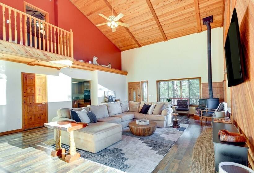 Dreamy Deck: Show Low Cabin On Over 2 Acres!