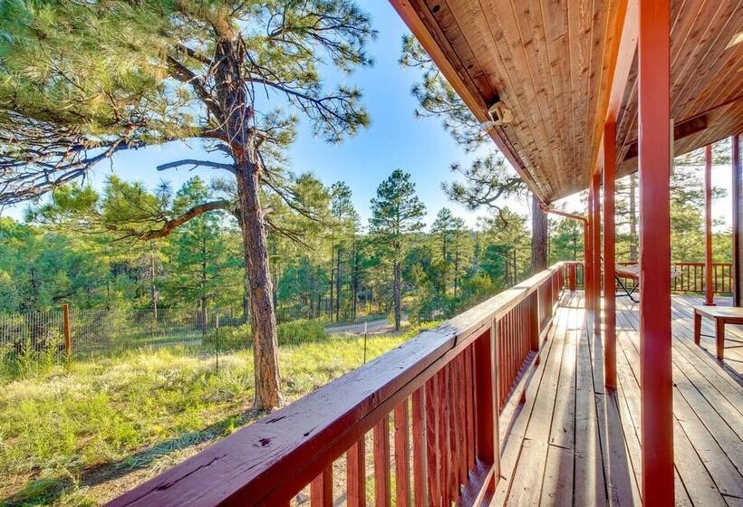 Dreamy Deck: Show Low Cabin On Over 2 Acres!