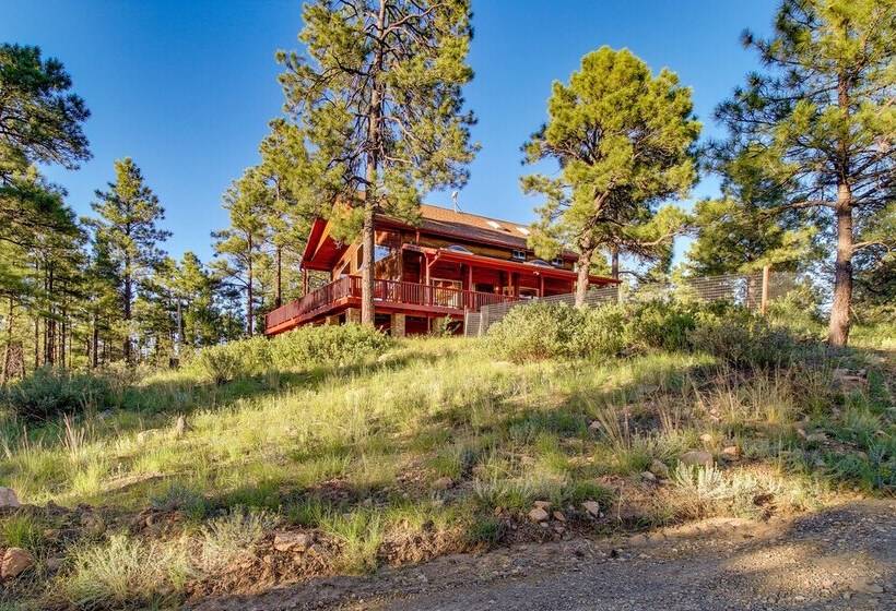 Dreamy Deck: Show Low Cabin On Over 2 Acres!