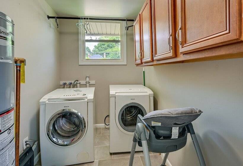 Greensboro Vacation Rental: 2 Mi To Downtown!