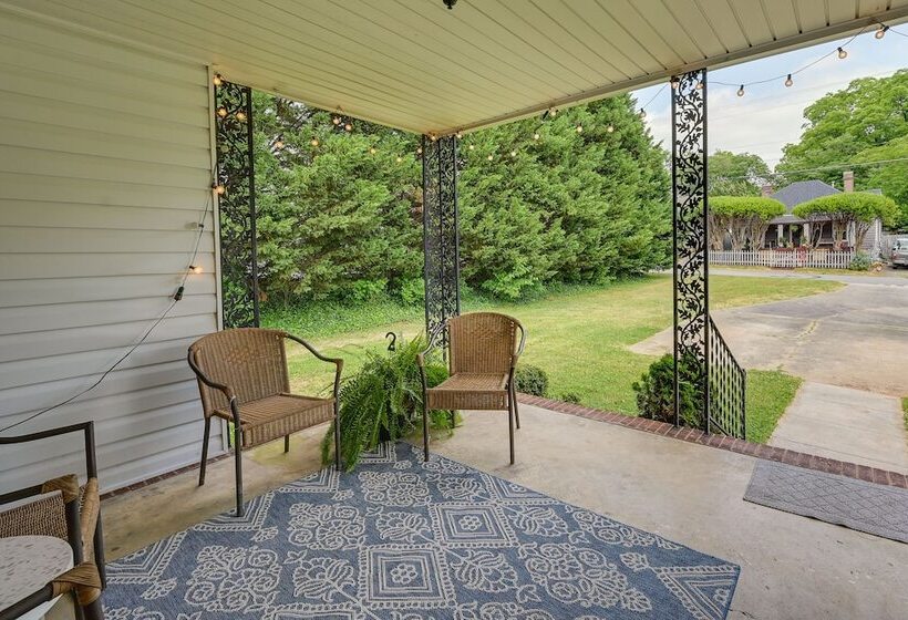 Greensboro Vacation Rental: 2 Mi To Downtown!