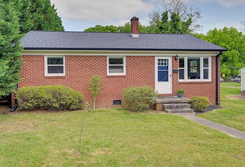 Greensboro Vacation Rental: 2 Mi To Downtown!