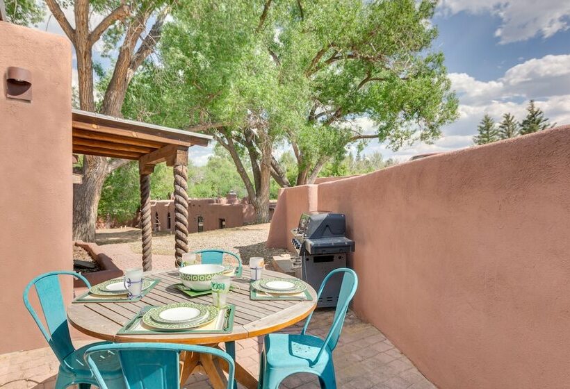 Historic Millicent Rogers Guest House W/ Hot Tub