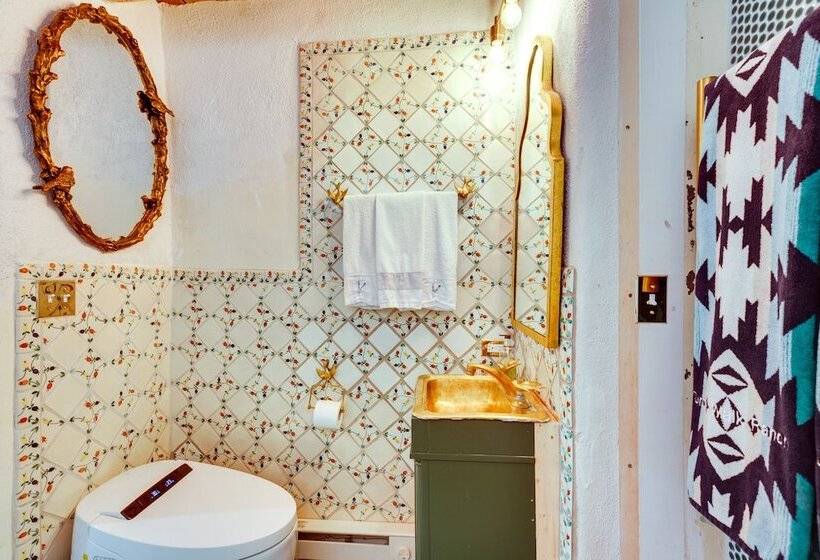 Historic Millicent Rogers Guest House W/ Hot Tub