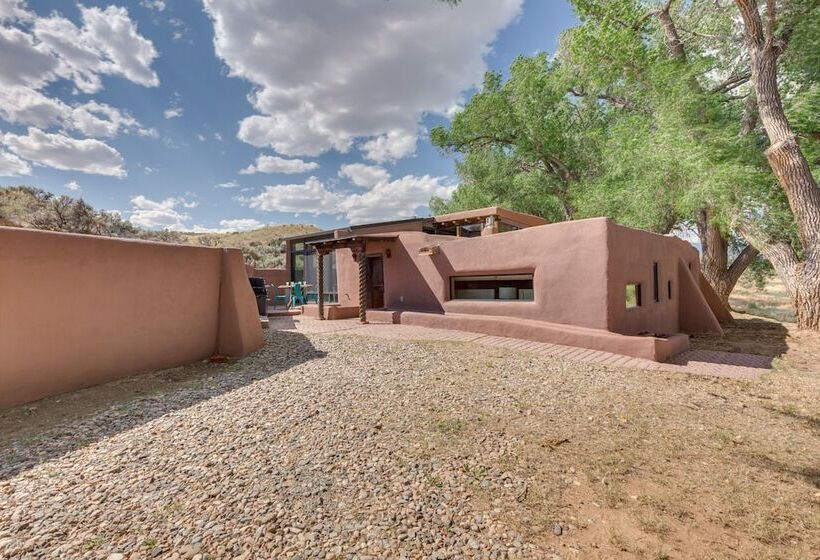 Historic Millicent Rogers Guest House W/ Hot Tub