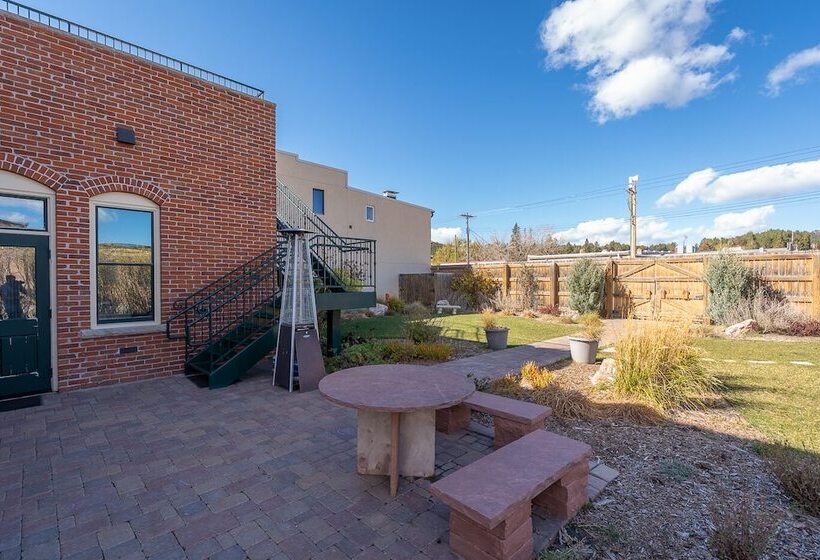 簡易ホテル The Kleemann House