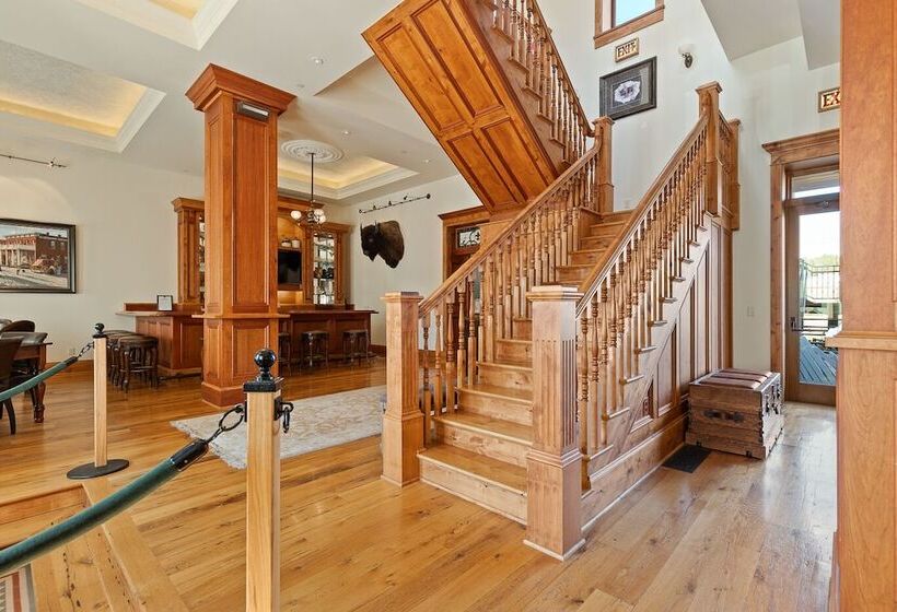 簡易ホテル The Kleemann House