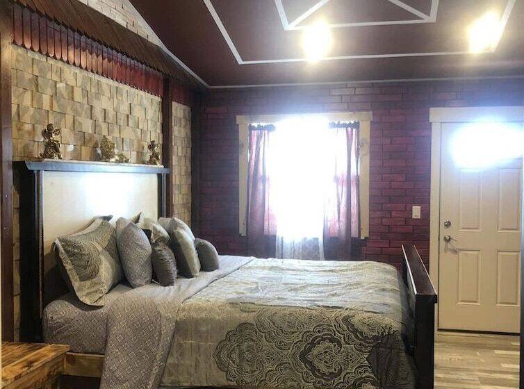 Отель Alexander