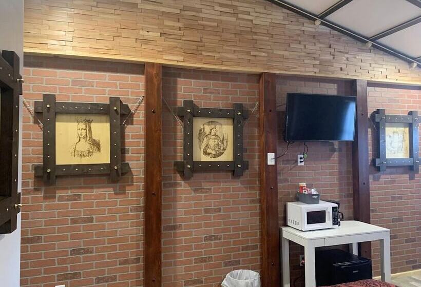 Отель Alexander