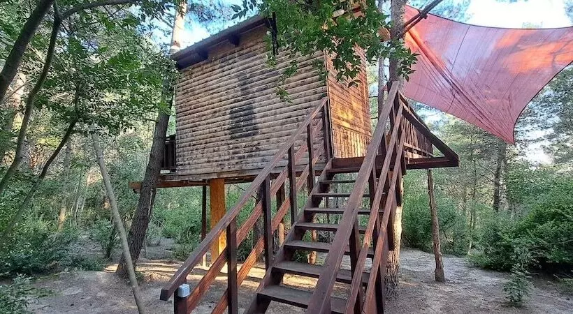 ホテル Treehouses Ljubač Glamping Robinson