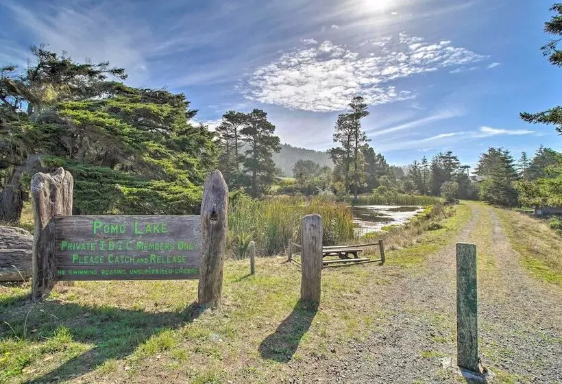 Inviting Manchester Home W/ Hot Tub Near Beach!