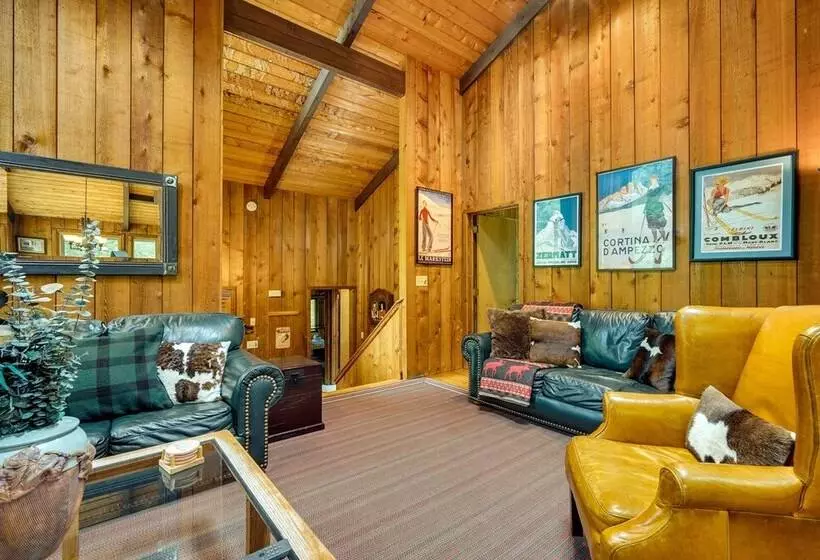 Jamaica Vacation Home W/ Deck: 8 Mi To Skiing!