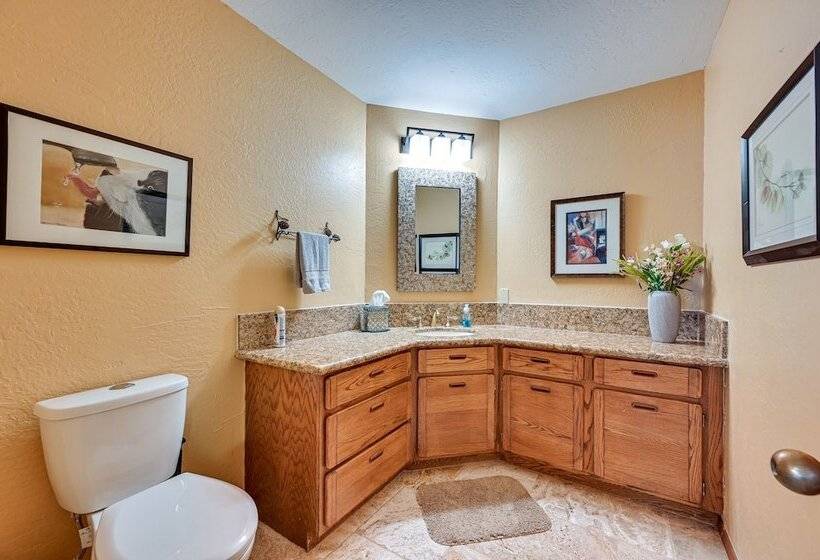 Hot Tub + Games: Spacious Golf Retreat In Payson