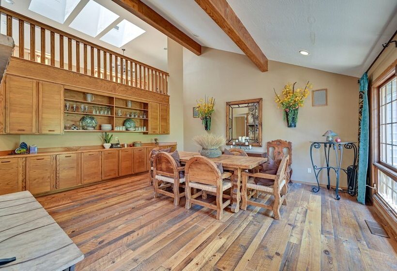 Hot Tub + Games: Spacious Golf Retreat In Payson