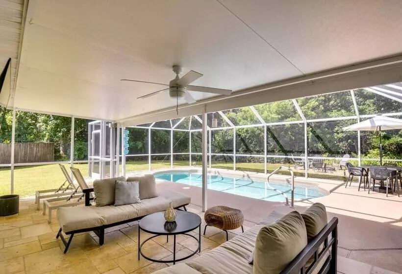 Lanai & Fire Pit: Peaceful Palm Coast Home!