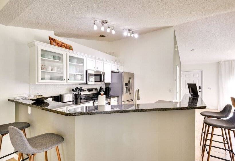 Lanai & Fire Pit: Peaceful Palm Coast Home!