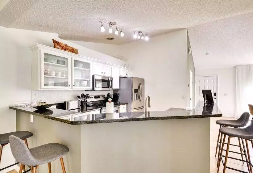 Lanai & Fire Pit: Peaceful Palm Coast Home!