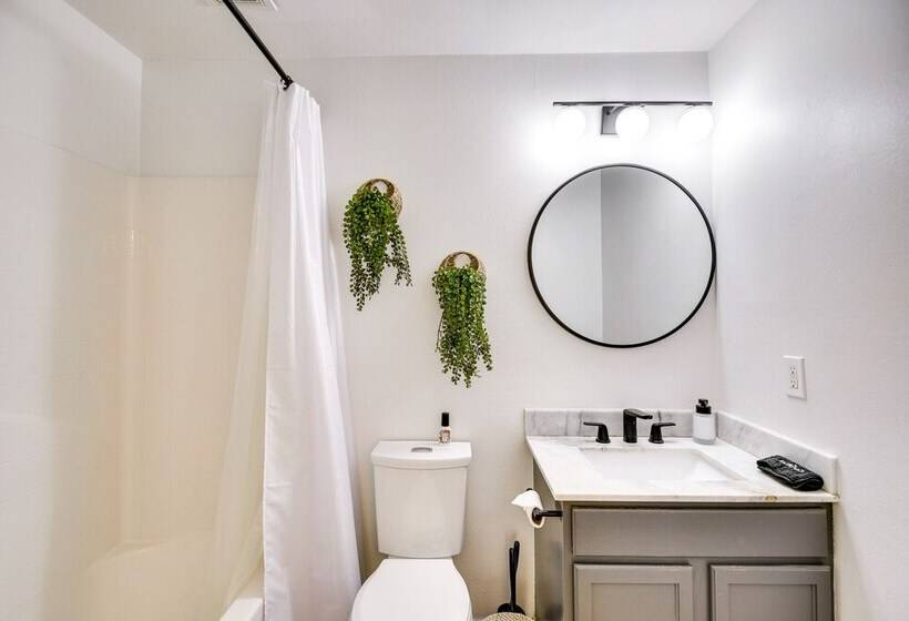 Lanai & Fire Pit: Peaceful Palm Coast Home!