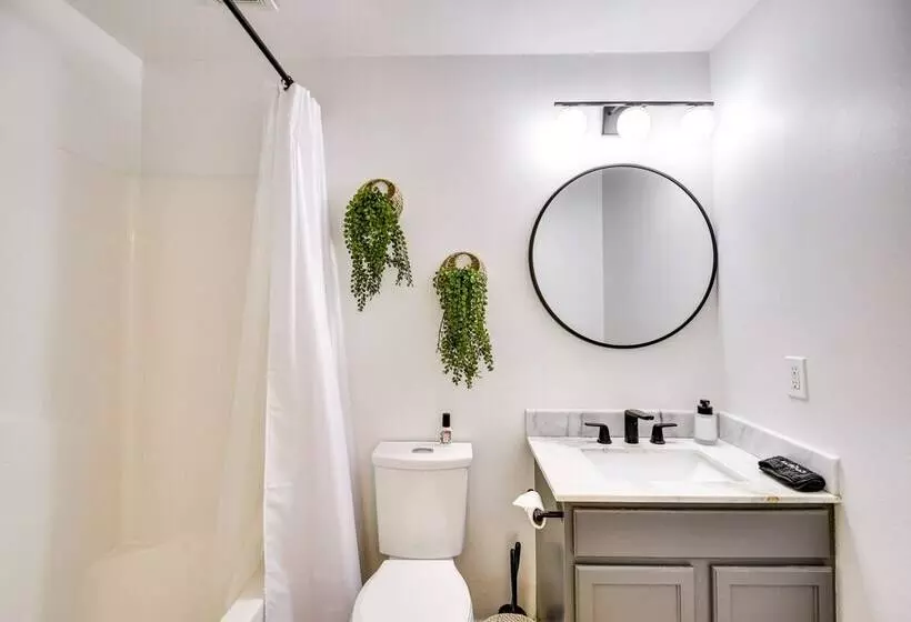 Lanai & Fire Pit: Peaceful Palm Coast Home!