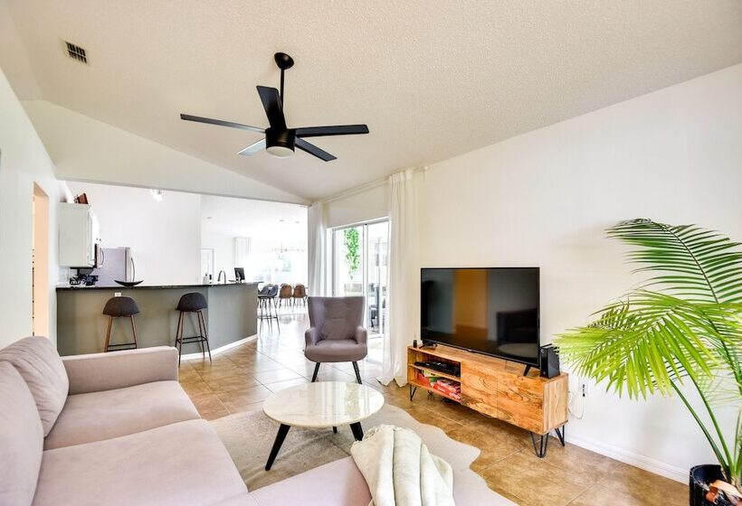 Lanai & Fire Pit: Peaceful Palm Coast Home!