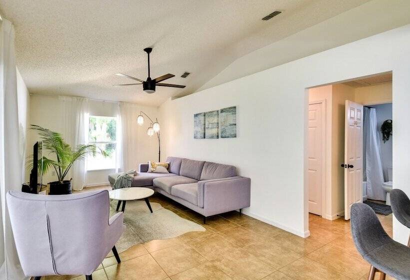 Lanai & Fire Pit: Peaceful Palm Coast Home!