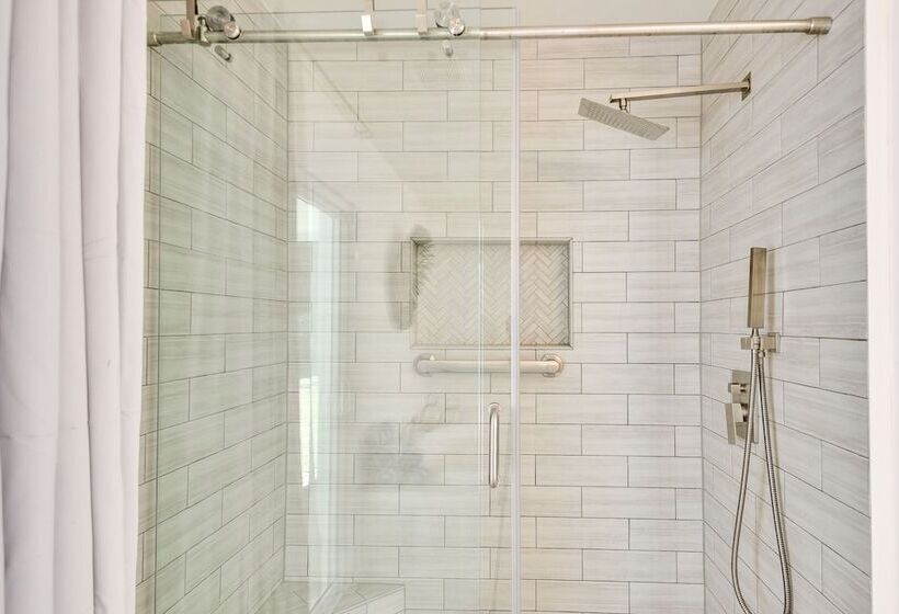 Lanai & Fire Pit: Peaceful Palm Coast Home!