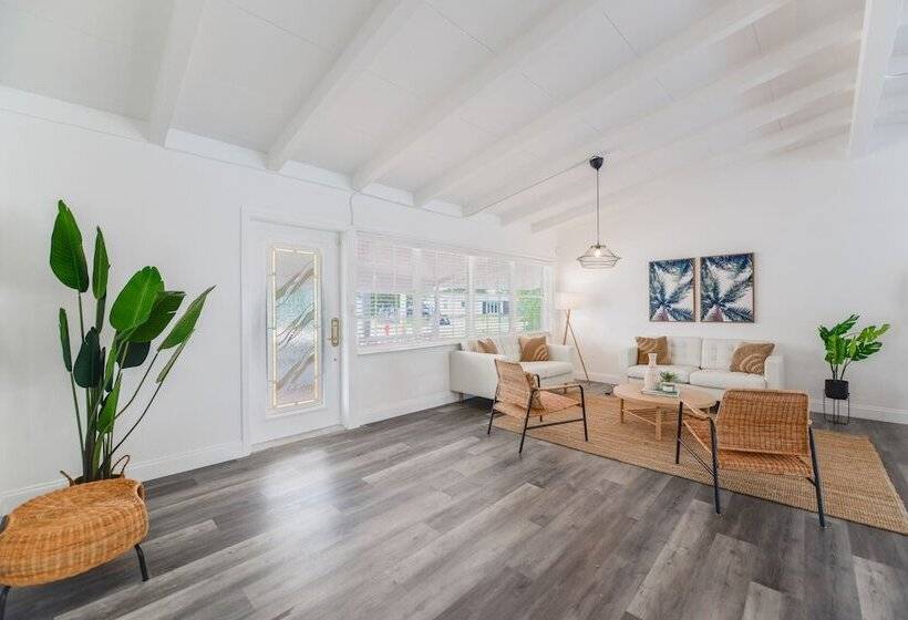 膳宿费 Luxury Pool House Canal Side