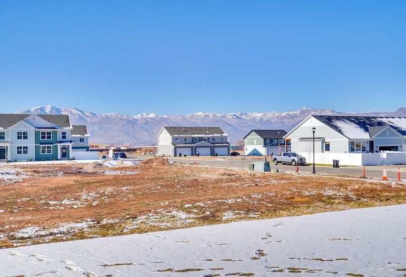 Pet Friendly Utah Abode Fireplace, Patio & Grill