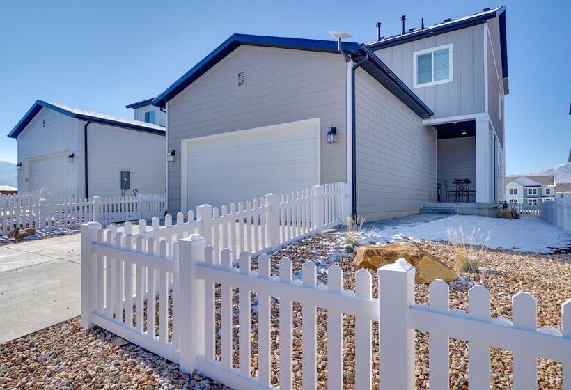 Pet Friendly Utah Abode Fireplace, Patio & Grill