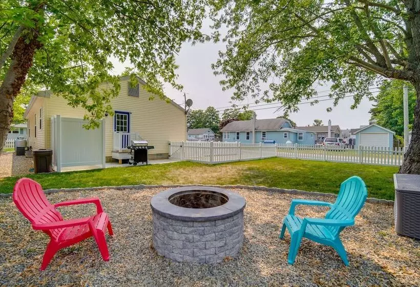 Pet Friendly Villas Vacation Rental: Walk To Bay