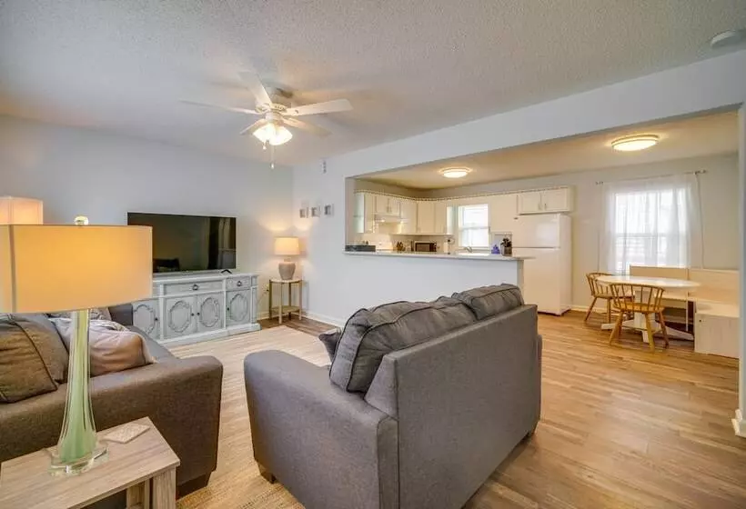 Pet Friendly Villas Vacation Rental: Walk To Bay