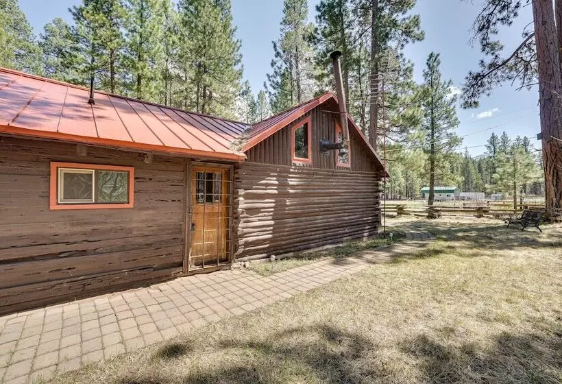 Remote Escape: Klamath Falls Cabin By Lake & Hikes