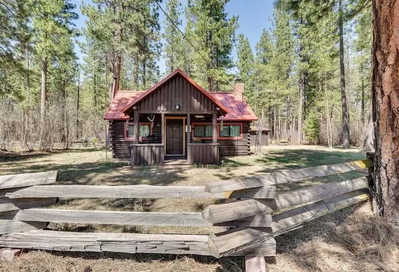 Remote Escape: Klamath Falls Cabin By Lake & Hikes