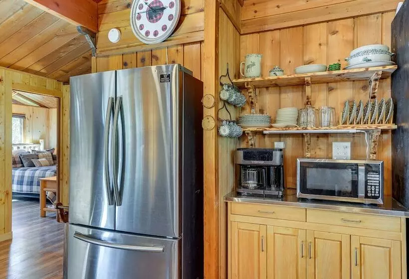 Rustic Idaho Retreat W/ Deck, Grill & Chiminea!