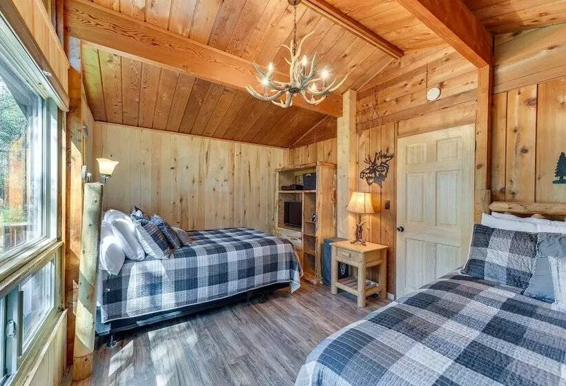 Rustic Idaho Retreat W/ Deck, Grill & Chiminea!