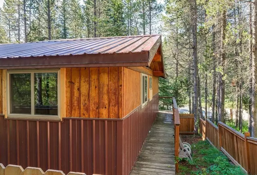 Rustic Idaho Retreat W/ Deck, Grill & Chiminea!