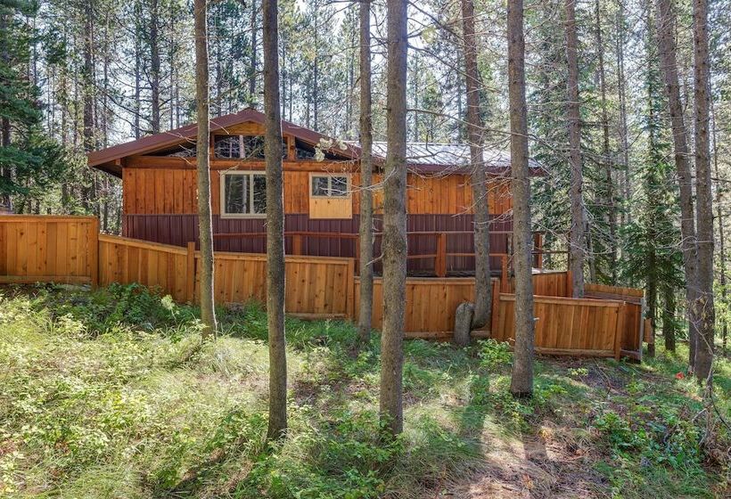Rustic Idaho Retreat W/ Deck, Grill & Chiminea!