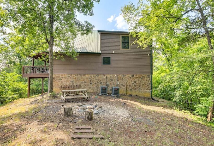 Sevierville Cabin W/ Hot Tub & Mountain View Deck