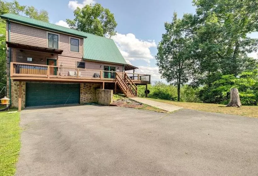 Sevierville Cabin W/ Hot Tub & Mountain View Deck