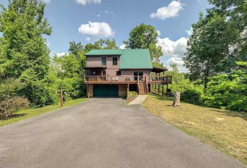 Sevierville Cabin W/ Hot Tub & Mountain View Deck
